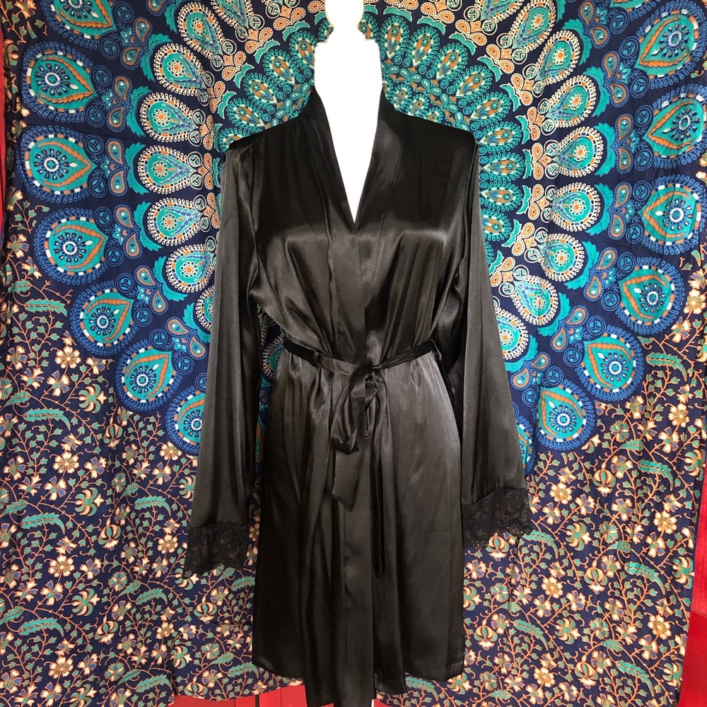 Sexy black LINGERIE ROBE. 🖤